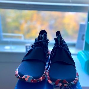 Adidas tubular defiant